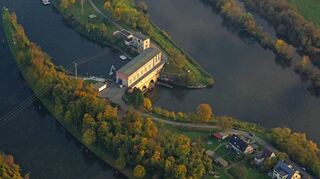 Damit die Gebäude auf der Schleuseninsel nicht von der Außenwelt abgeschottet werden, muss auch eine neue Brücke gebaut werden.