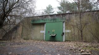 Mehr als 100 Bunker hat die US-Armee im Viernheimer Wald hinterlassen. Der Großteil befindet sich im ehemaligen Munitionsdepot an der L 3111.
