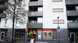 Unbekannte Täter haben in der Heidelberger Bahnstadt einen Geldautomaten gesprengt.