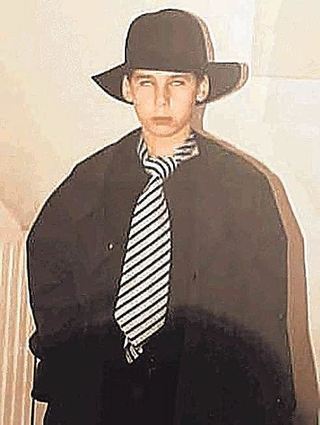 Florian Karlein Mitte der 90er verkleidet als Undertaker.