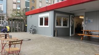 Das Café Anker wird von Caritas und Drogenverein betrieben. Das Bild zeigt die Einrichtung vor dem Brand.