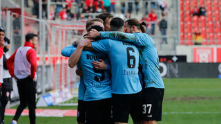 Großer Jubel: Der SV Waldhof gewinnt 2:1 gegen den Halleschen FC.