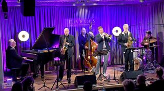Huldigen im Mannheim Emil Mangelsdorff, einem der größten deutschen Jazzer (v.l.): Thilo Wagner, Olaf Schönborn, Dietmar Fuhr, Thomas Siffling, Ulli Jünemann und Axel Pape.