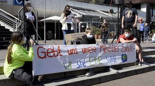 Im Frühjahr 2021 demonstrierten unter anderem Schüler gegen die Abschiebung der Familie S. nach Armenien.