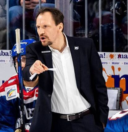 Der tschechische Eishockey-Verband will Adler-Trainer Pavel Gross holen.