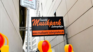 Wegen der Einsturzgefahr der mittlerweile abgerissenen Pilzhochstraße musste der Musikpark im November 2019 für mehrre Wochen schließen.