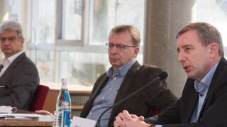 Karsten Krug (v.r.), Matthias Baaß und Rudolf Haas im Ratssaal.