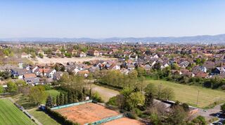 Darum geht es: Die ehemalige Otto-Bauder-Sportanlage wird bebaut. Ab 2025/26 sollen hier 250 bis 300 Wohneinheiten entstehen. Die Bewohner der umliegenden Bebauung sind davon wenig begeistert.