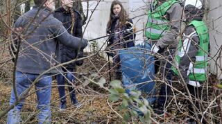 Schon in der Vergangenheit haben sich Jung und Alt gemeinsam bei der Aktion Saubere Stadt engagiert. Dieses Foto entstand 2018 in Ruchheim.