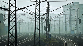 mid Groß-Gerau - Dieser Anblick trügt: Aktuell sind nur rund 61 Prozent des deutschen Bahnnetzes elektrifiziert.
