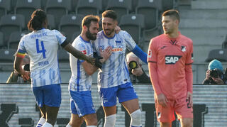 Ex-Hoffenheimer Ishak Belfodil (r.) bejubelt seinen Treffer zum 2:0 gegen Hoffenheim.