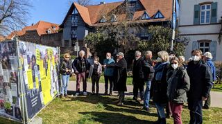 Die Freiluftausstellung auf der Bleichwiese und an zwei weiteren Standorten in Ladenburg dokumentiert die Arbeit von Amnesty International.
