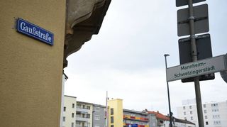 Nach dem Tod einer Frau in ihrer Wohnung führen DNA-Spuren am Tatort zu einem 31-jährigen Wohnsitzlosen. Er soll nun dauerhaft in einer Psychiatrie untergebracht werden.