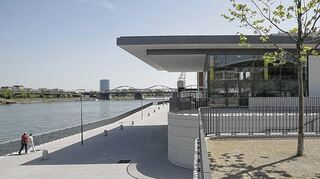 <p>Seit über zwei Jahren verwaist ist das "Café Rheinblick" am Platz der Deutschen Einheit, nun wurde ein neuer Betreiber gefunden.</p>