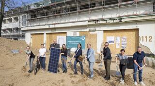 Baustart: Laura Zöckler (v.l.), Annalena Horsch, Rainer Lange, Marie Wünsche, Robert Göhringer, Eckart Würzner, Uwe Eckert , Shiva Hamid und Armin Seeger.