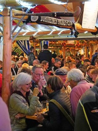 Dicht an dicht im Schubkarchstand: ein Bild aus dem Jahr 2018.