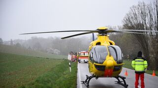 Einer der Verletzten kam mit einem Rettungshubschrauber in die Klinik.