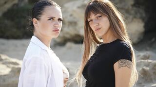 Emine Knapczyk (l.) und Giorgia Borzellino vor ihrem Auftritt am dritten Set des Auslands-Recalls an der Grotta della Poesia.