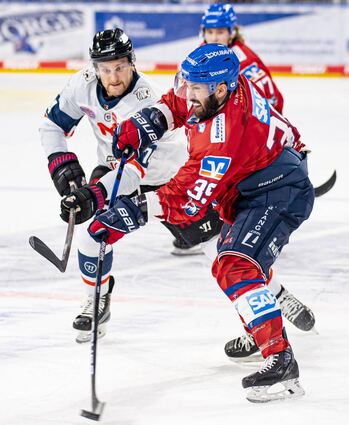 Jason Bast (r.) ist für den Play-off-Auftakt nach auskurierter Fußverletzung wieder eine Option.
