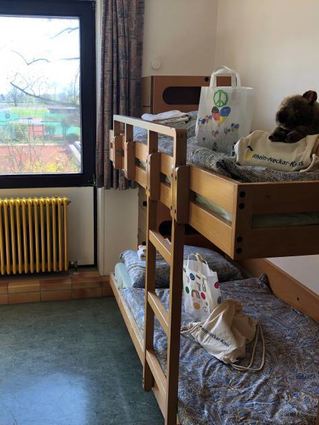 Ein Zimmer in der Jugendherberge Weinheim.