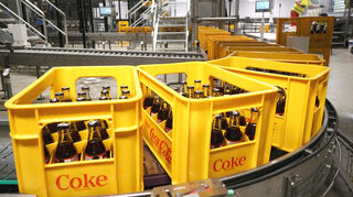 Im Mannheimer Werk des Coca-Cola-Abfüllers CCEP werden unter anderem Glasflaschen befüllt.