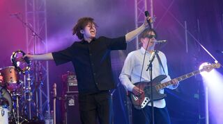 Die Giant Rooks feierten 2021 ein triumphales Open Air in Ladenburg, stehen gerade in den britischen sowie US-amerikanischen Charts und spielen am Sonntag im Maimarktclub. Erstaunlicherweise gibt's noch Karten an der Abendkasse.