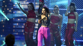 Sängerin Melissa Turan singt bei DSDS (Deutschland sucht den Superstar) in der ersten Mottoshow "Beat it" von Michael Jackson.