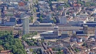 Viele neue Büroflächen sind im Glückstein-Quartier auf dem Lindenhof entstanden. Elmar Bourdon, stellvertretender Leiter der Wirtschaftsförderung, nennt das Viertel ein gelungenes Beispiel für eine „intelligente Nachverdichtung“.