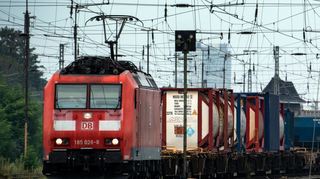Das Eisenbahn-Bundesamt hat grünes Licht gegeben für den geplanten Ausbau der östlichen Riedbahn in Mannheim.