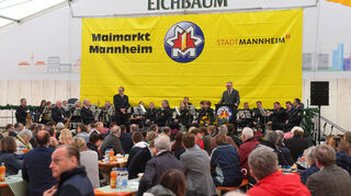 Mit mehreren Ansprachen in der Festhalle wurde das Messegelände eröffnet.