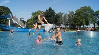 Baden wie vor der Corona-Pandemie: Das soll ab Christi Himmelfahrt in Bürstadt wieder möglich sein. Die Tickets gibt’s schon ab Montag.