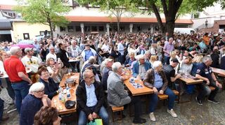 Die Präsentation der Cuvée „Bülent Blanc“ bei der Winzergenossenschaft Schriesheim stieß am Sonntag auf eine riesige Resonanz.
