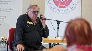 Bekam die Wirkung eines Schock-Anrufs im Rollenspiel zu spüren: Reinhard Winstel.