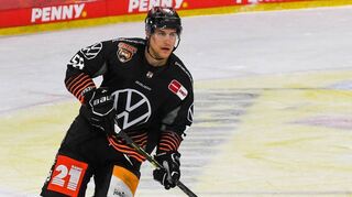 Topzugang: Tyler Gaudet (hier noch im Trikot der Grizzlys Wolfsburg) soll bei den Adlern in der kommenden Saison eine tragende Rolle übernehmen.