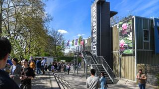 Warteschlangen gab es in den letzten Wochen immer mal wieder am Haupteingang des Luisenparks, weil Personal an den Kassen fehlte.