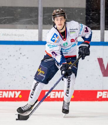 Ab der kommenden Saison für die Adler Mannheim am Puck: Taro Jentzsch (hier noch im Trikot der Iserlohn Roosters) unterschrieb in Mannheim bis 2025.