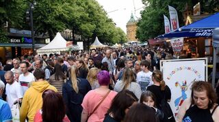 Ob es wohl wieder so voll wird? Beim Stadtfest – hier eine Aufnahme von 2019 vor der Feuerio-Bühne – sind die Planken wieder für den Stadtbahnverkehr gesperrt.