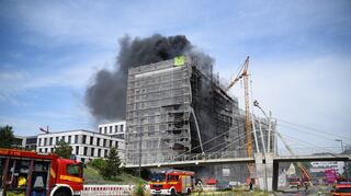 Am Gebäude „Stadttor West“ an der Ecke Langer Anger/Speyerer Straße entstand vermutlich ein Millionenschaden.
