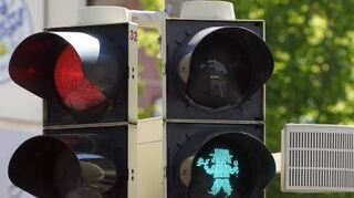 So sieht das Strohhut-Ampelmännchen in Frankenthal aus.