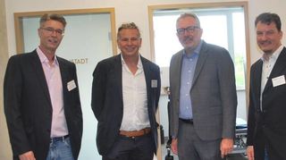 Beim Rundgang im Ärztehaus Franklin-Klinik (v.l.): Olaf Jakobsen, Thomas Rupp, Oberbürgermeister Peter Kurz und Christoph Biscas.