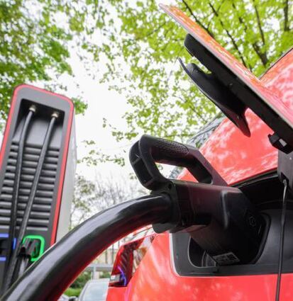 Fuchs Petrolub erschließt neue Geschäftsfelder durch E-Mobilität.