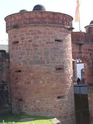 Ein Wahrzeichen von Büdingen ist das Jerusalemer Tor aus der Zeit um 1500.