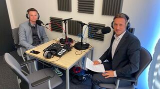 Rosengarten-Chef Bastian Fliedler (l.) im Gespräch mit "MM"-Chefredakteur Karsten Kammholz.