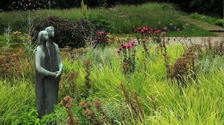 Die Bronze-Skulptur „Menschenpaar“ wurde gestohlen.