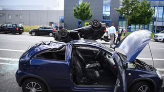 Unfall beim Porsche Zentrum Mannheim in der Elsa-Brandström-Straße.