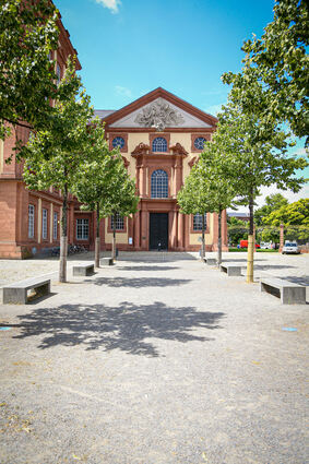 In der Mannheimer Schlosskirche treffen sich die Alt-Katholiken.