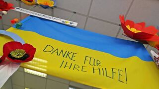Insgesamt 619 Geflüchtete aus der Ukraine sind in Ludwigshafen registriert – einige von ihnen zeigten mit einer Aktion in der Innenstadt ihre Dankbarkeit.