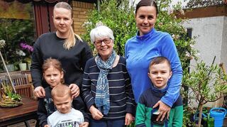 Eine 80 Jahre alte Vermieterin aus Mannheim (Mitte) hat geflüchtete Familien aus der Ukraine bei sich aufgenommen.