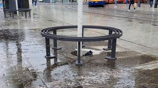 Das Ergebnis: eine braun-schwarze Brühe voller Zigarettenstummel.