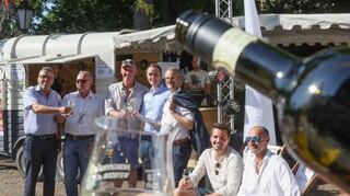 Bergsträßer Wein lässt sich in Weinheim genießen.